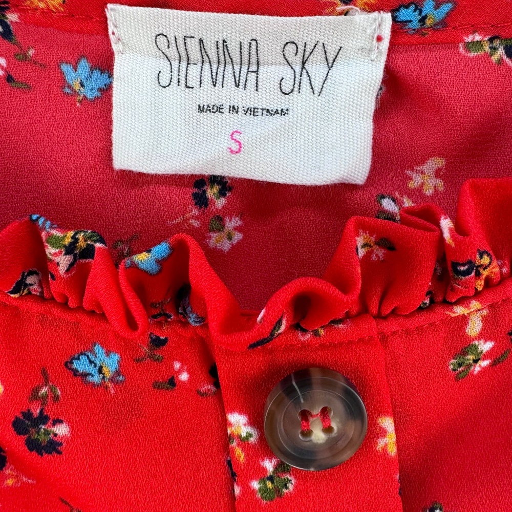 SIENNA SKY CropTop Women Sz S Red Floral Ruffle neckline Elastic Smocked Waist - Picture 4 of 4